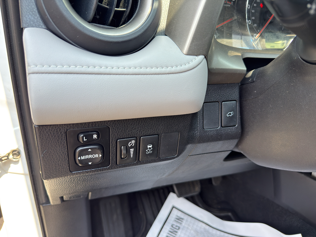 2014 Toyota RAV4 Limited - Photo 16